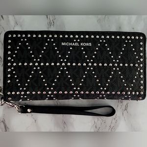 Michael Kors Studded Signature Jet Set Zip Wallet Black
